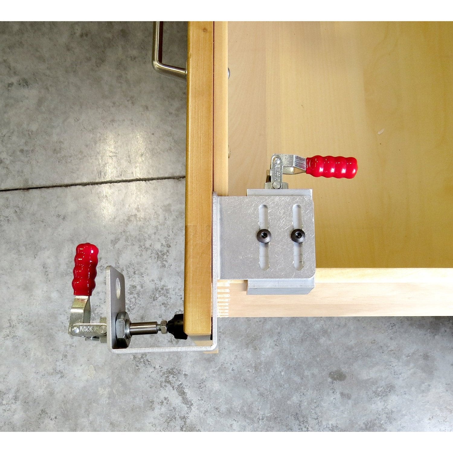 FastCap Drawer Front Clamp