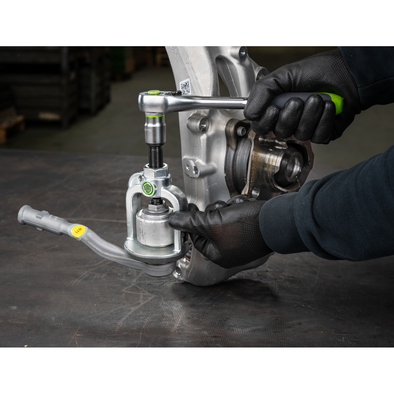 Kukko 128-1 | Bell-shaped ball joint puller, with Ø 18 mm jaw opening, 7 t max. tension force