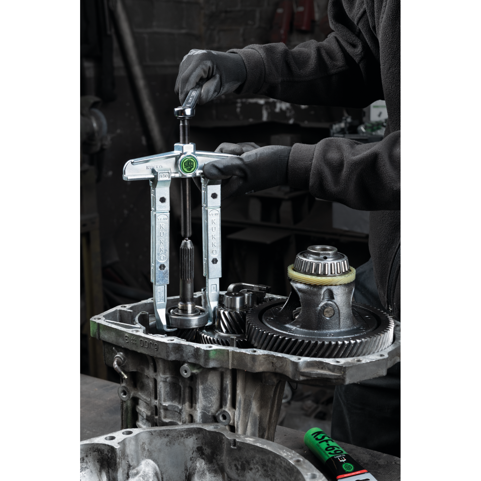Kukko 20-1 | 2-jaw universal puller, up to 90 mm spread, 100 mm reach