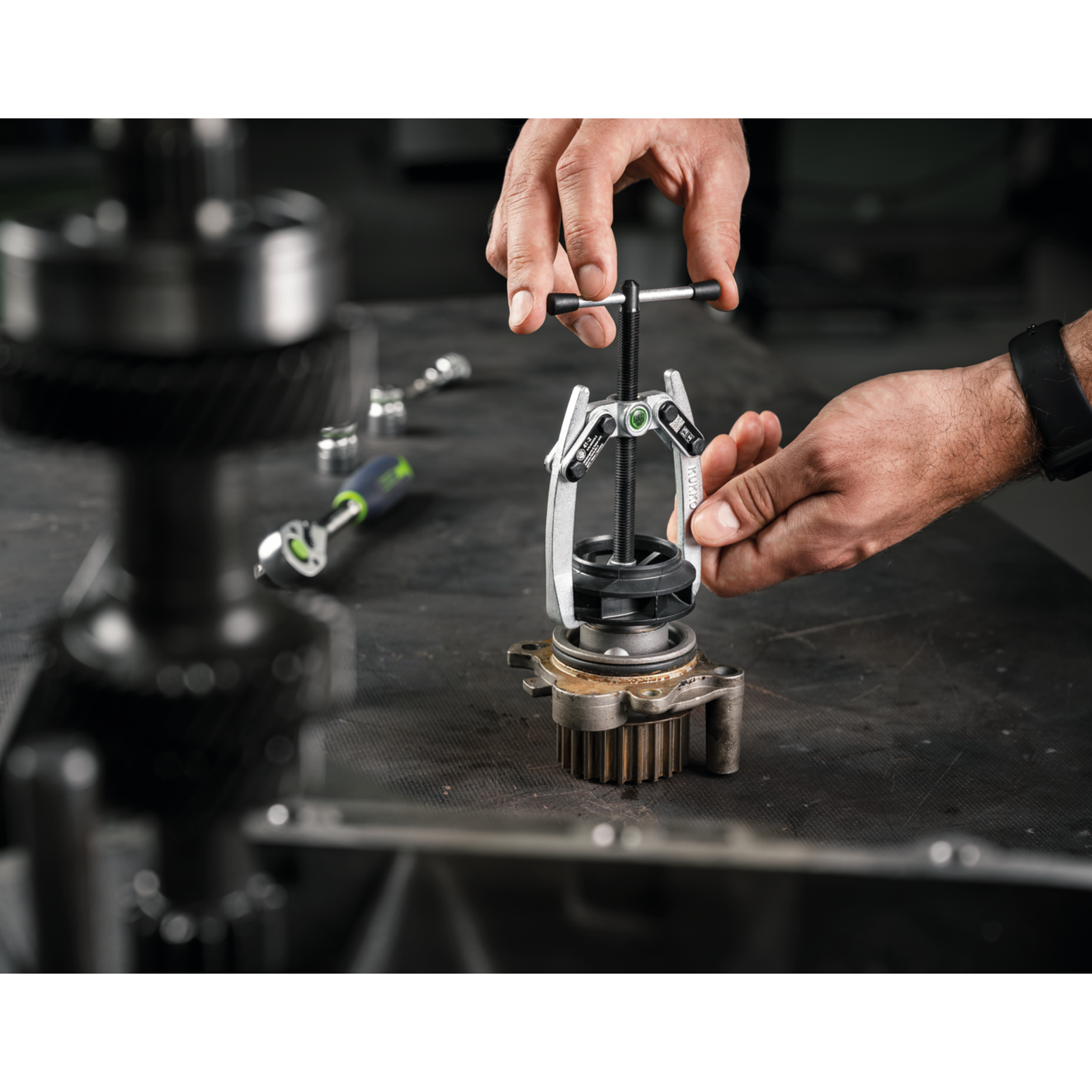 Kukko 41-1 | 2-jaw universal puller with swiveling jaws, up to 65 mm spread, 65 mm reach