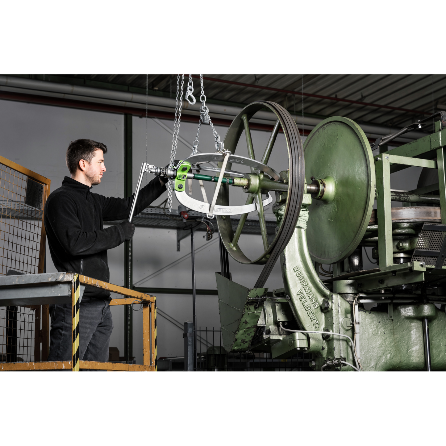 Kukko 45-4 | 3-Jaw Industrial Puller With Force-Amplifying, Self-Centering Jaws, Up To 250 mm Spread, 200 mm Reach