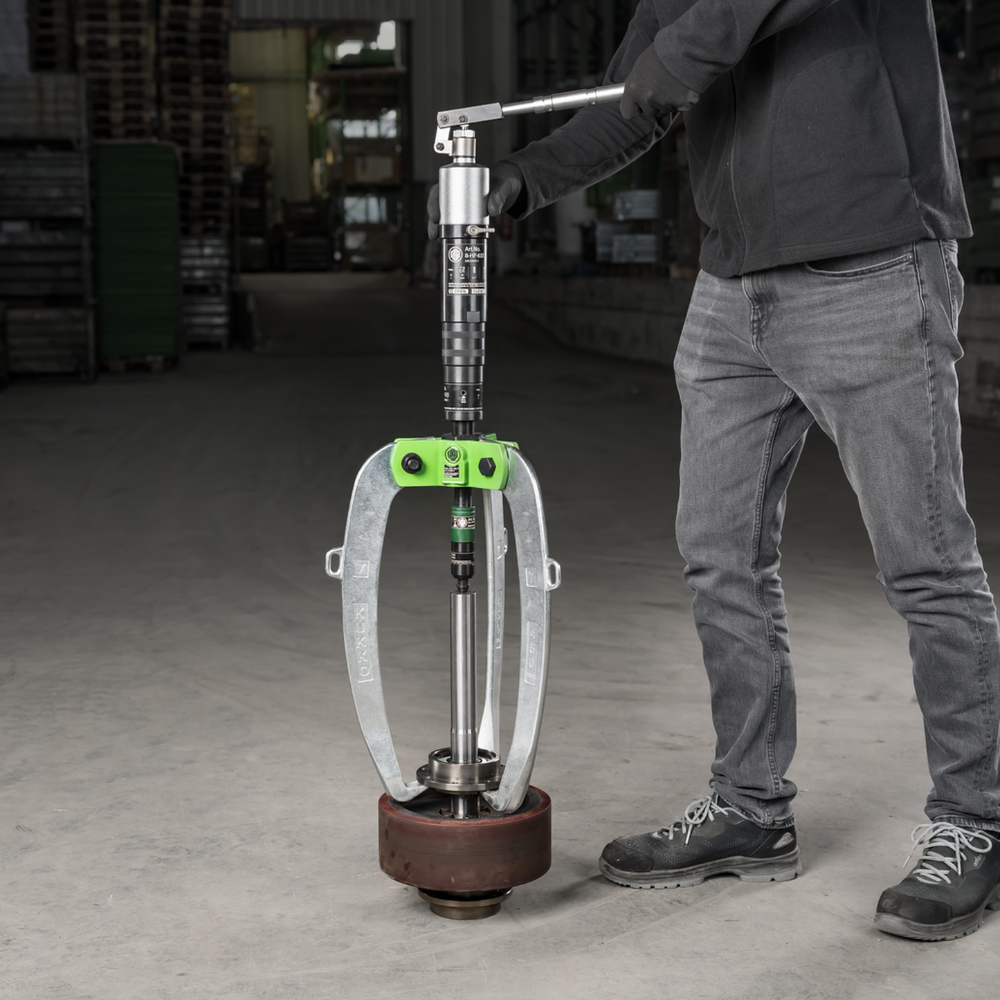 Kukko 45-5 | 3-Jaw Industrial Puller With Force-Amplifying, Self-Centering Jaws, up to 300 mm Spread, 250 mm Reach