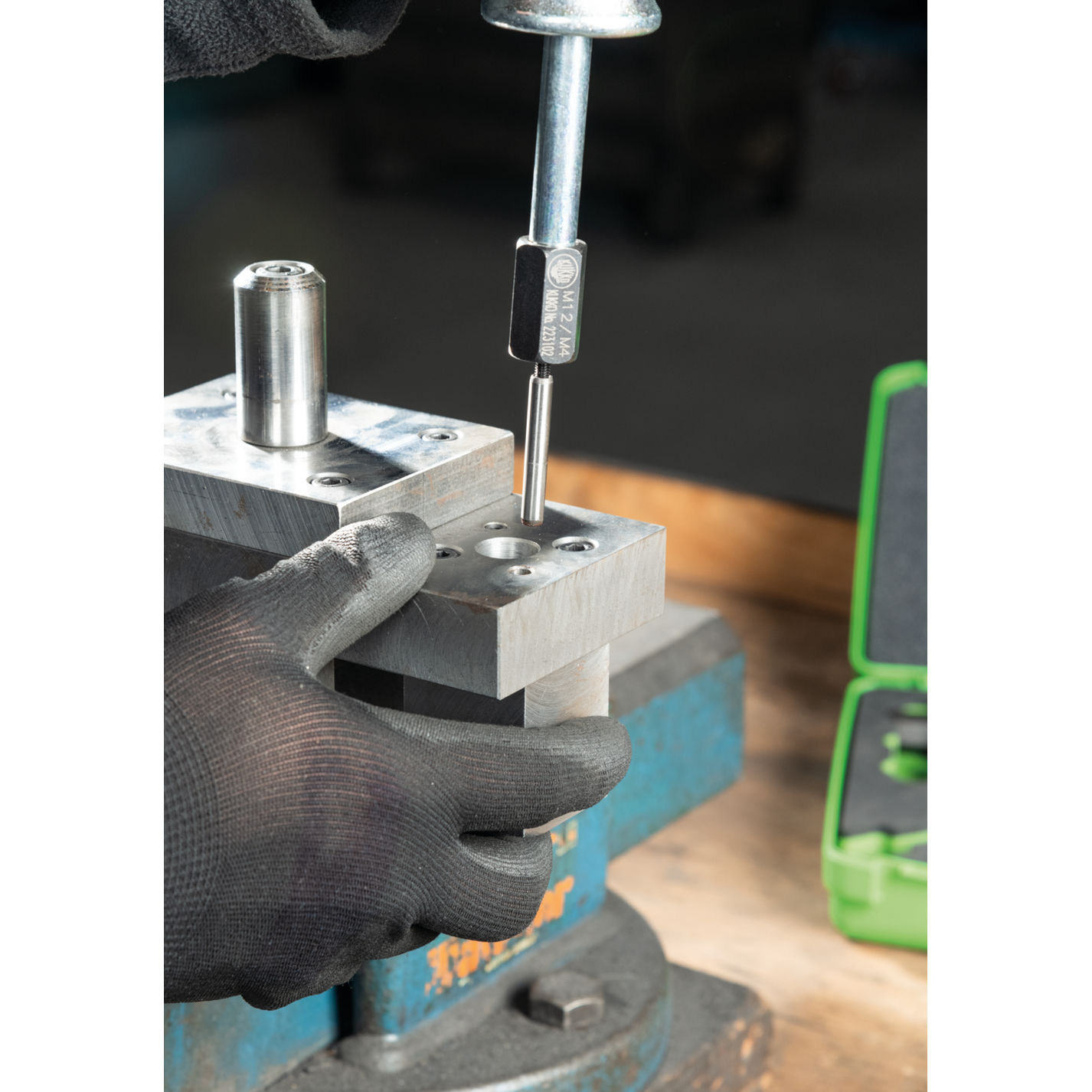 Kukko KS-22-01 | 10-piece sliding hammer set in set with thread adapters in various sizes