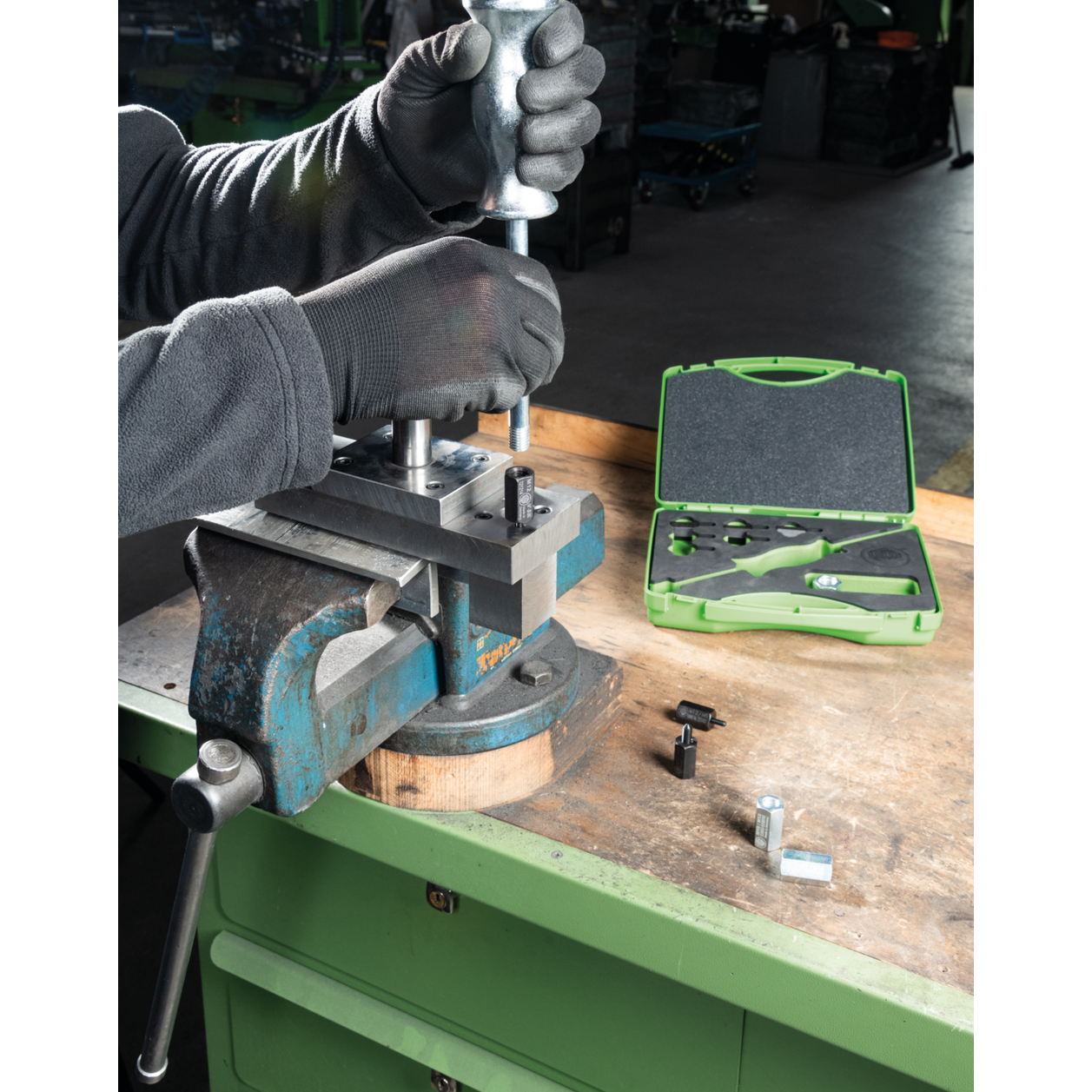 Kukko KS-22-01 | 10-piece sliding hammer set in set with thread adapters in various sizes